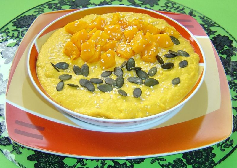 Krem dyniowy z fasolą i tahini