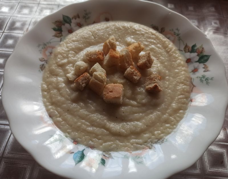 Krem kalafiorowo - porowy Krem kalafiorowo - porowy