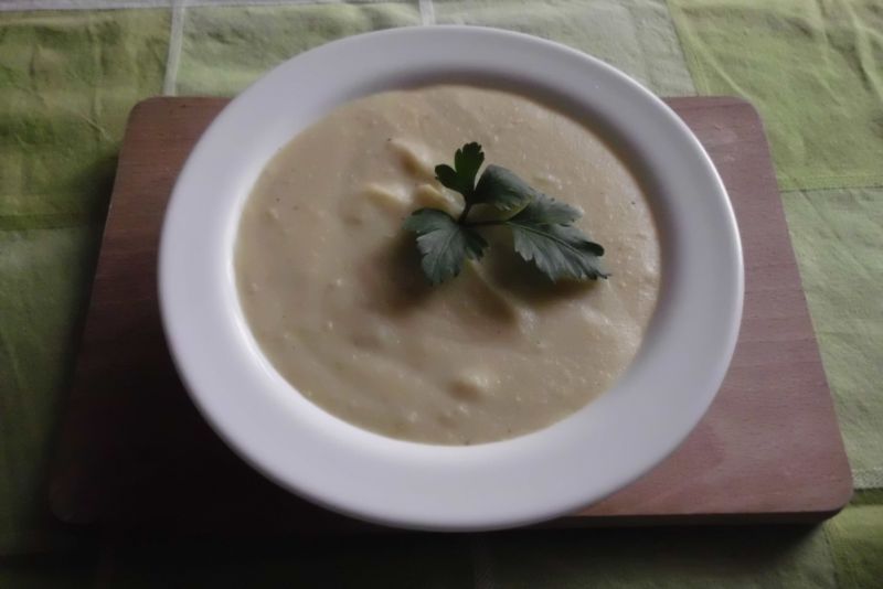 Krem kalafiorowo serowy