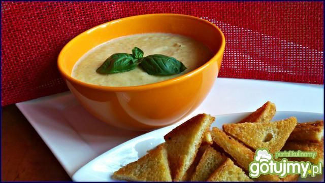 Krem kalarepkowo serowy z grzankami Krem kalarepkowo serowy z grzankami