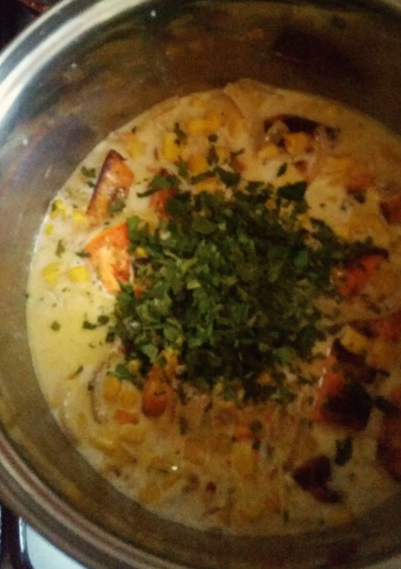 Krem kukurydziany z pieczonym batatem