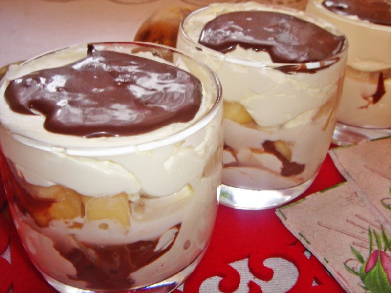 Krem mascarpone z gruszką, likierem i czekoladą Krem mascarpone z gruszką, likierem i czekoladą