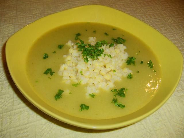 Krem porowo-koperkowy z zacierką Krem porowo-koperkowy z zacierką