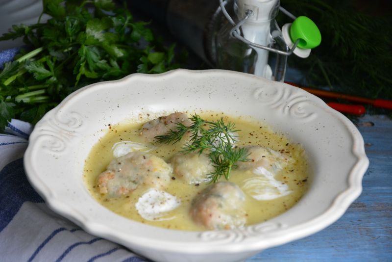 Krem selerowy z mięsno-szpinakowymi pulpetami