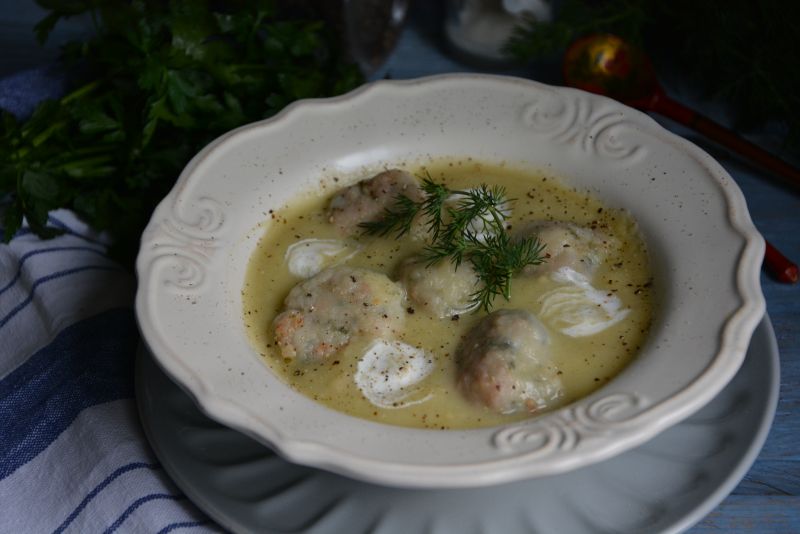 Krem selerowy z mięsno-szpinakowymi pulpetami