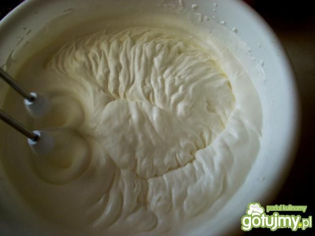 Krem śmietanowy z białą czekoladą 