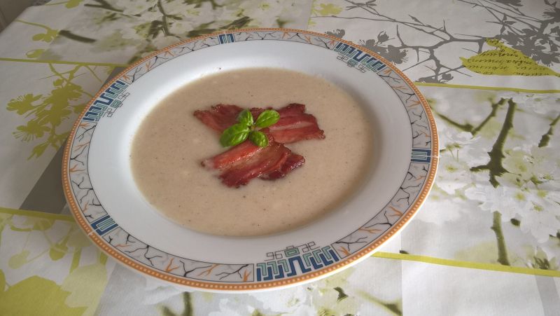 Krem z białych szparagów Krem z białych szparagów