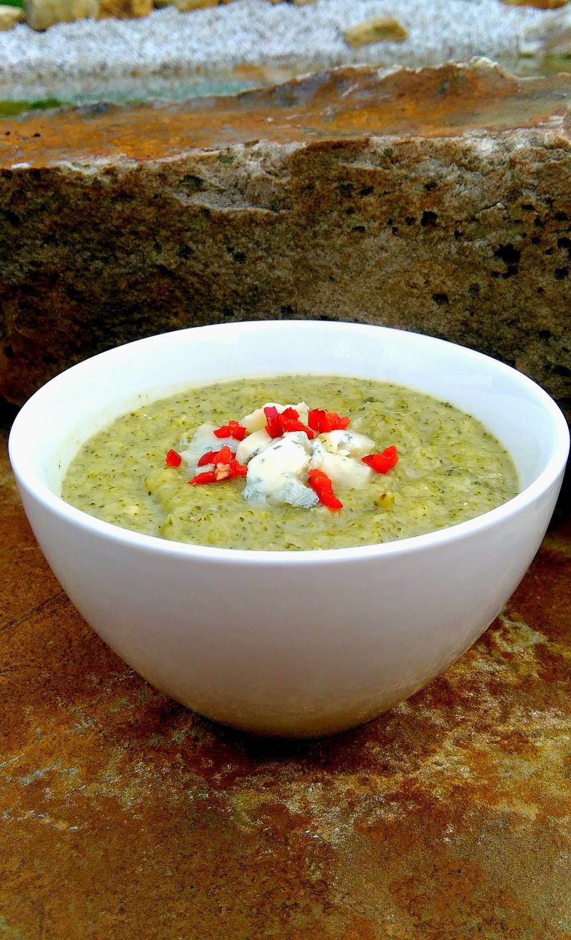 Krem z brokułów z gorgonzolą