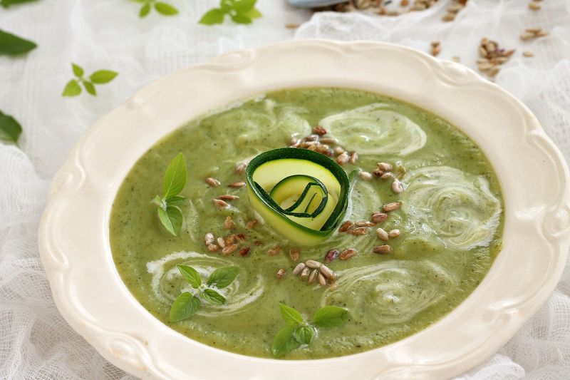 Krem z cukinii i bazylii