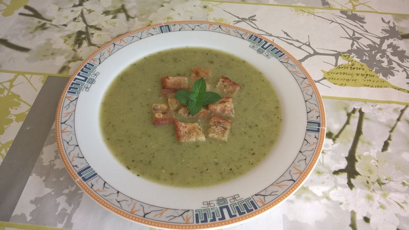 Krem z cukinii i pora