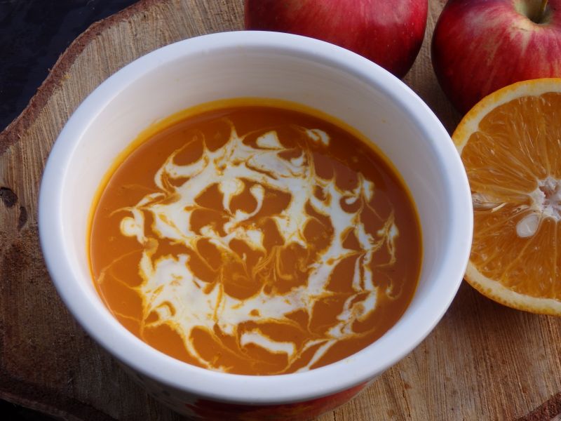 Krem z dyni z jabłkiem i pomarańczą