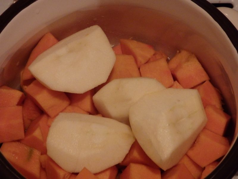 Krem z dyni z jabłkiem i pomarańczą