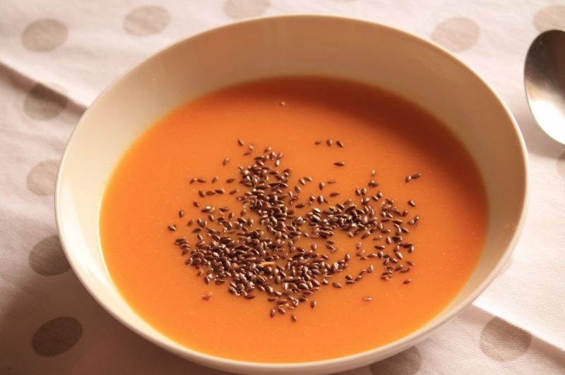 Krem z dyni z prażonym siemieniem lnianym