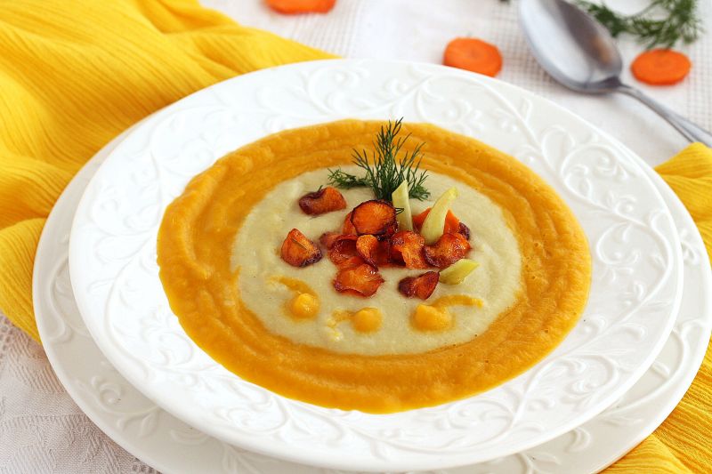 Krem z fasoli z chipsami z marchewki Krem z fasoli z chipsami z marchewki