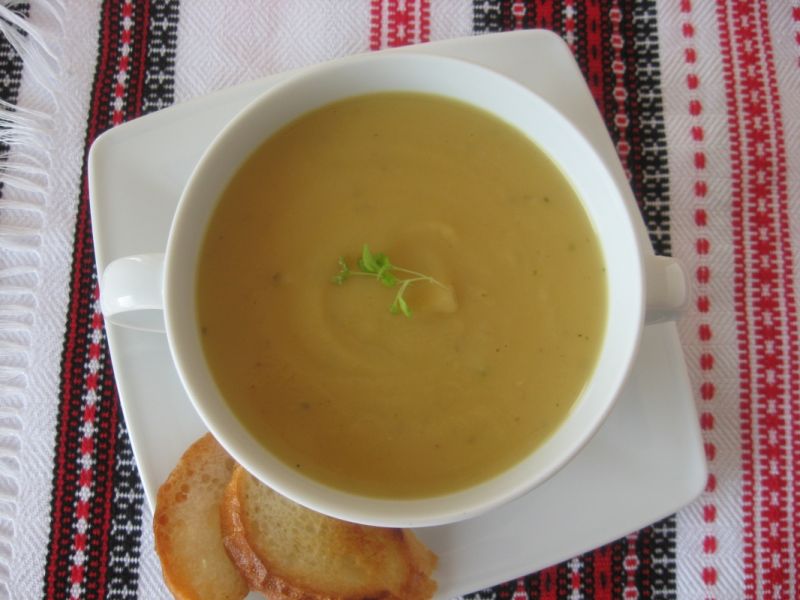 Krem z fenkuła i białych warzyw