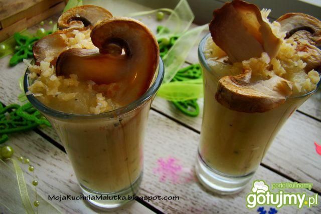 Krem z kalafiora z serem i pieczarkami 