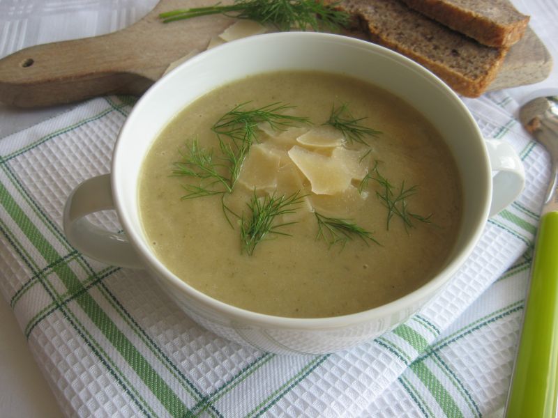 Krem z kopru włoskiego, cukini i ziemniaków Krem z kopru włoskiego, cukini i ziemniaków