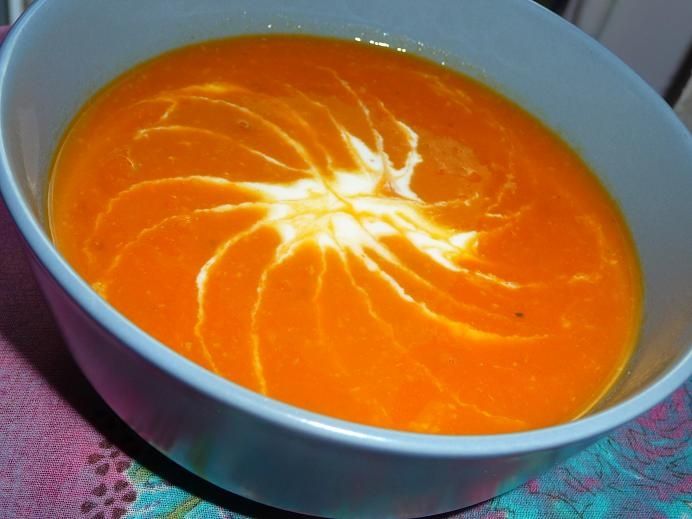 Krem z marchewką, cieciorką i bobem