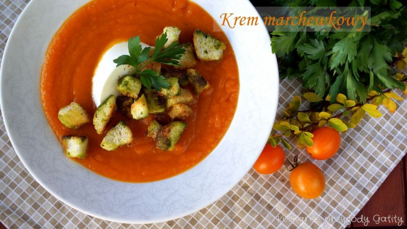 Krem z marchewki z bazyliowymi grzankami