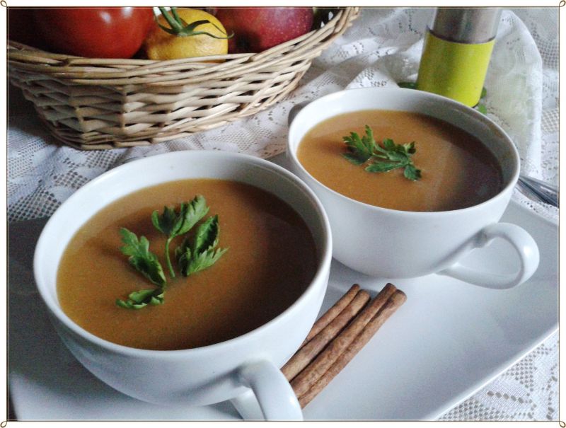 Krem z pieczonych batatów z cynamonem