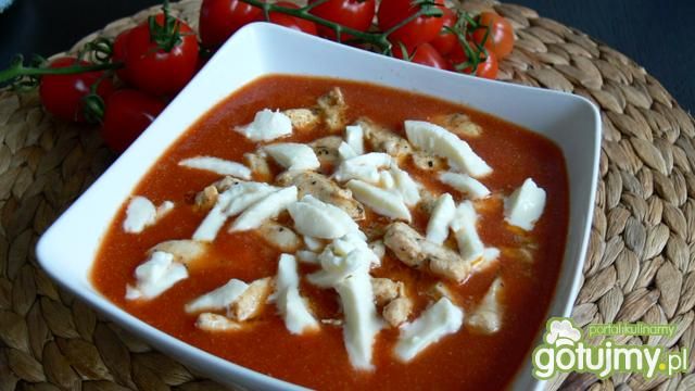 Krem z pomidora z mozzarellą