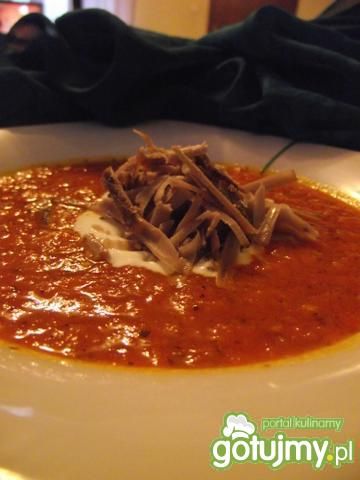 Krem z pomidorów z kozim serem