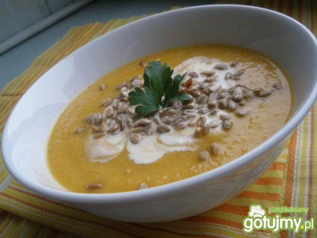 Krem z selera z marchewką i pietruszką