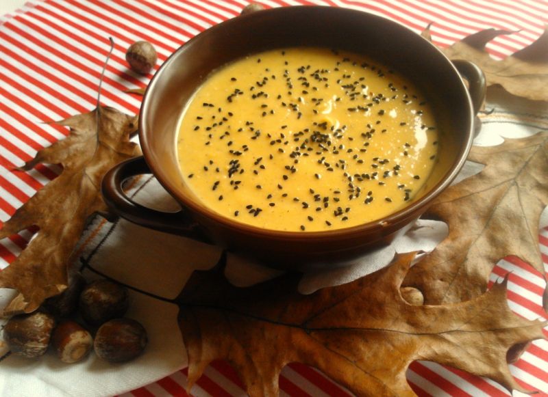 Krem z soczewicy z czarnuszką Krem z soczewicy z czarnuszką