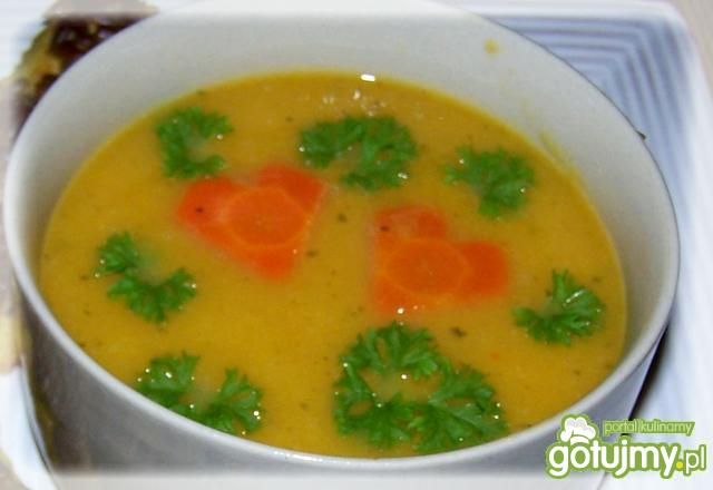 Krem z warzyw z paluchem drobiowym. Krem z warzyw z paluchem drobiowym.