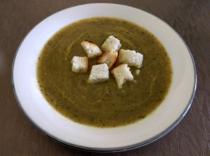 Krem z zielonych szparagów i szpinaku Krem z zielonych szparagów i szpinaku