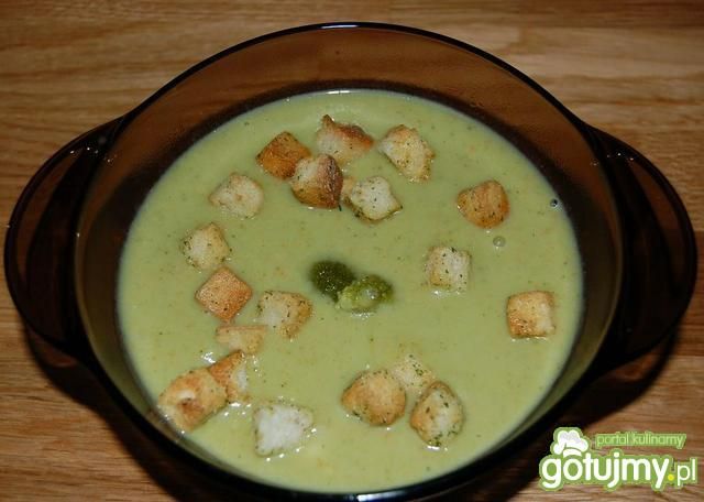 Krem ze świeżych brokułów z grzankami