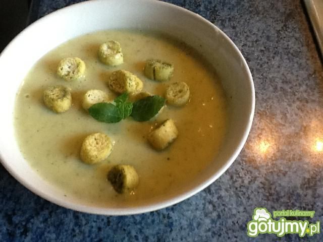 Kremowa cukiniowa z miętą