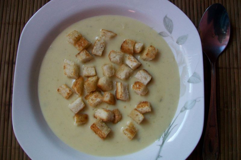 Kremowa zupa czosnkowa
