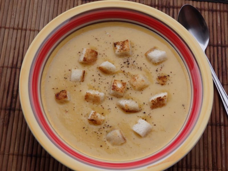 Kremowa zupa dyniowa z gorgonzolą Kremowa zupa dyniowa z gorgonzolą