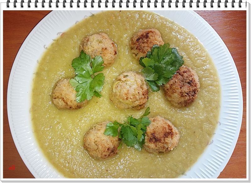 Kremowa zupa Eli z młodej kapusty Kremowa zupa Eli z młodej kapusty