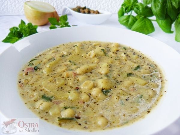 Kremowa zupa Prosciutto z pesto i conchigliette Kremowa zupa Prosciutto z pesto i conchigliette