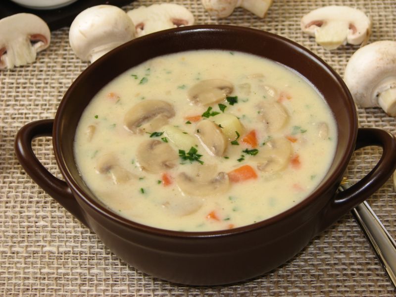 Kremowa zupa serowo-pieczarkowa Kremowa zupa serowo-pieczarkowa