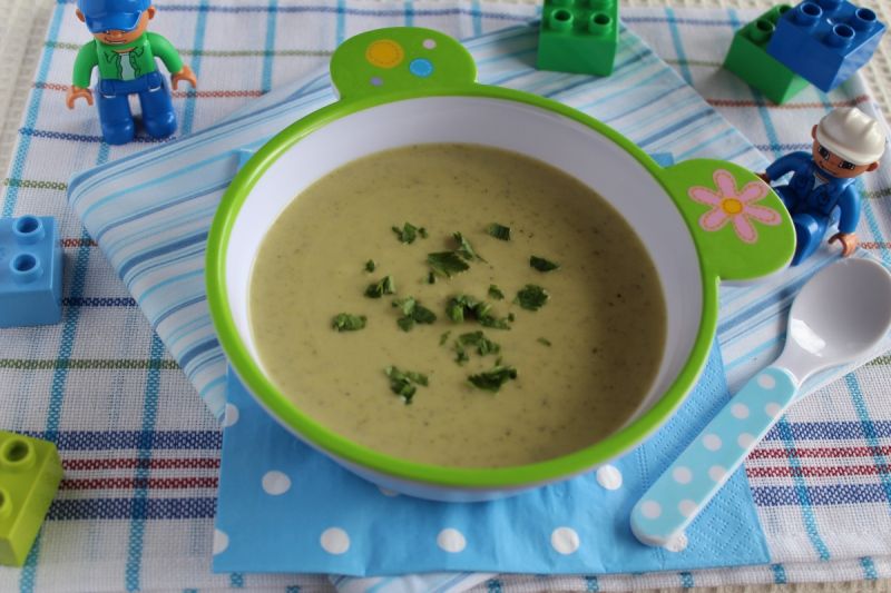 Kremowa zupa z cukinii dla maluchów