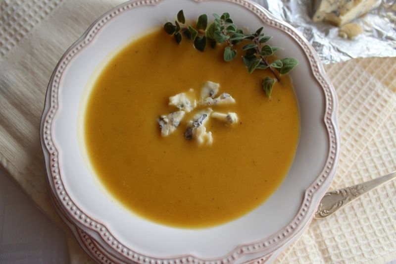 Kremowa zupa z dyni z serem pleśniowym Kremowa zupa z dyni z serem pleśniowym