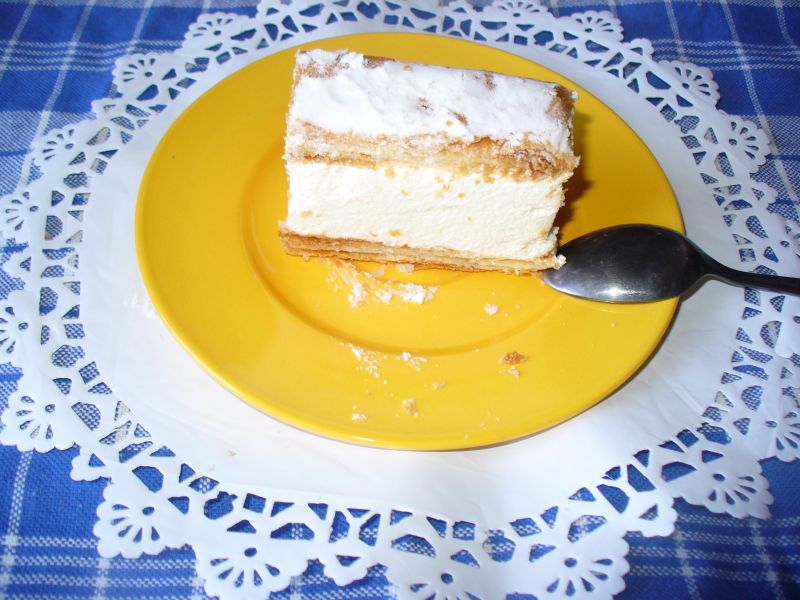 Kremówka z bitą śmietaną