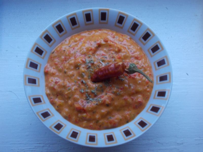 Kremowo - pikantny sos paprykowy Kremowo - pikantny sos paprykowy