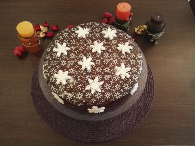 Kremowy sernik z żurawiną i migdałami Kremowy sernik z żurawiną i migdałami