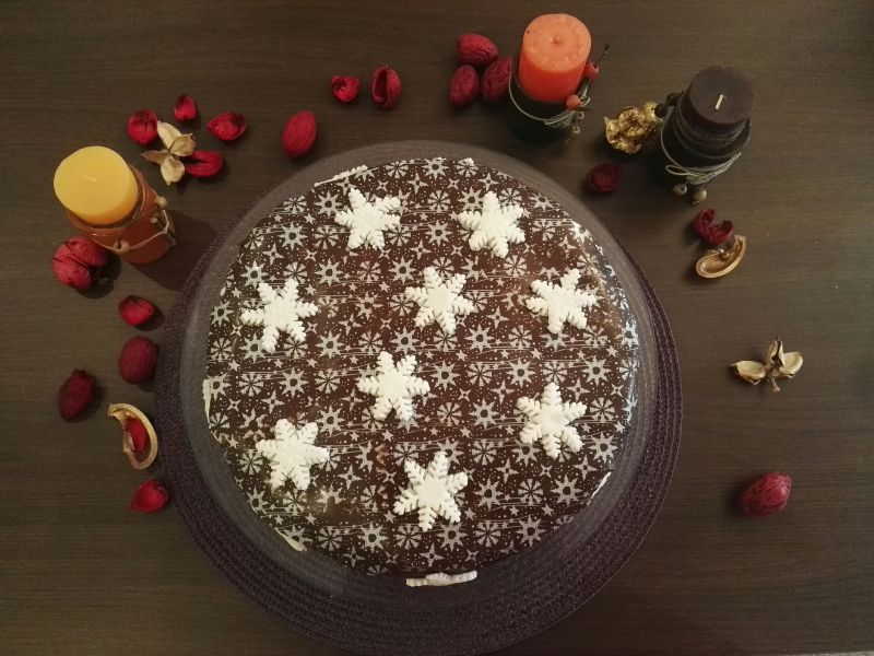 Kremowy sernik z żurawiną i migdałami Kremowy sernik z żurawiną i migdałami