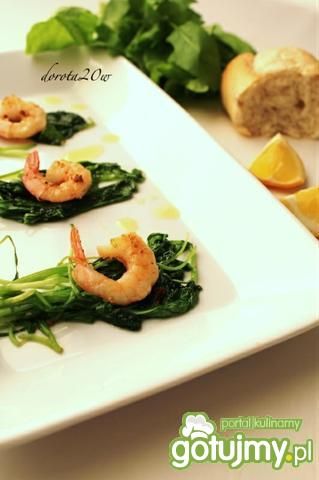 Krewetki w martini na szpinaku Krewetki w martini na szpinaku