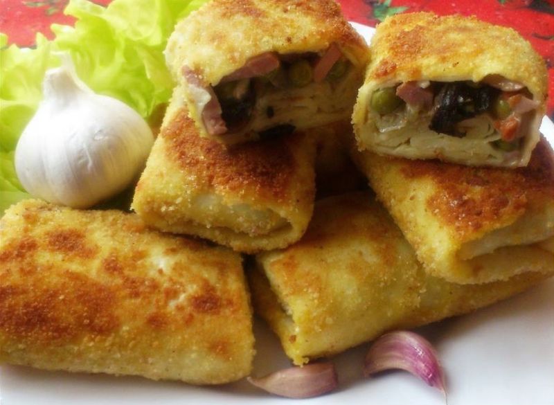 Krokiety czosnkowe z farszem i serkiem topionym