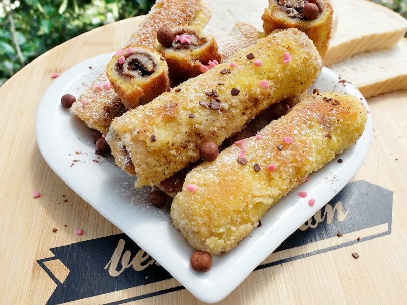 Krokiety z chleba tostowego z kremem czekoladowym