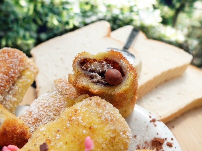 Krokiety z chleba tostowego z kremem czekoladowym