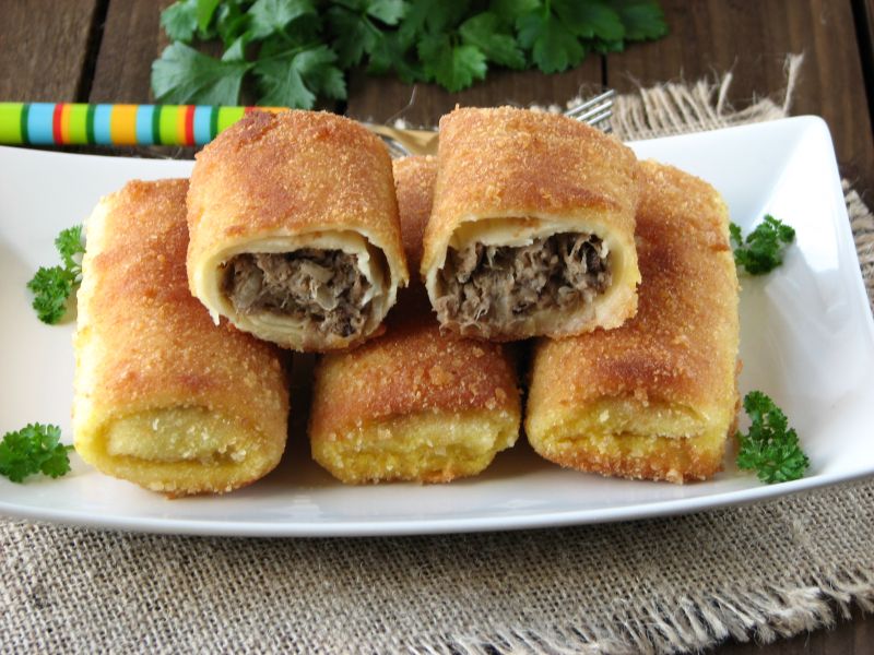 Krokiety z mięsem, grzybami i kapustą