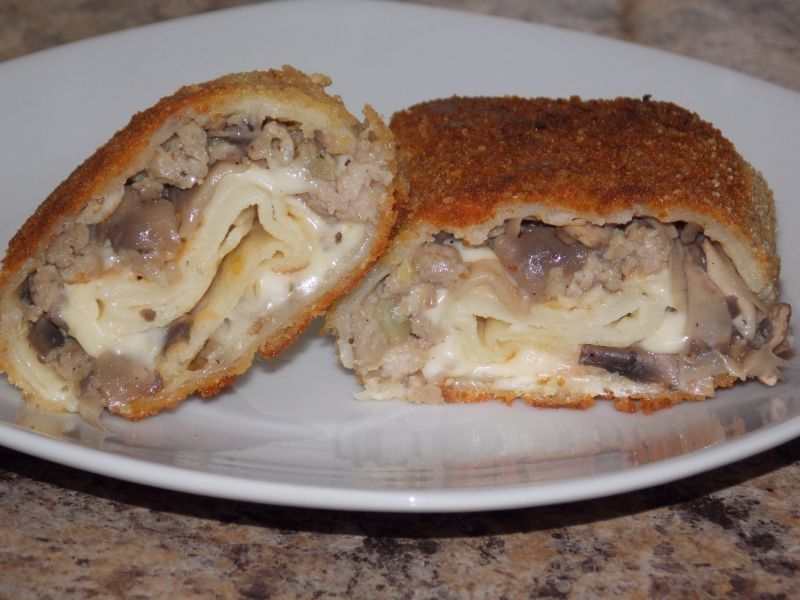 Krokiety z mięsem, pieczarkami i serem Krokiety z mięsem, pieczarkami i serem