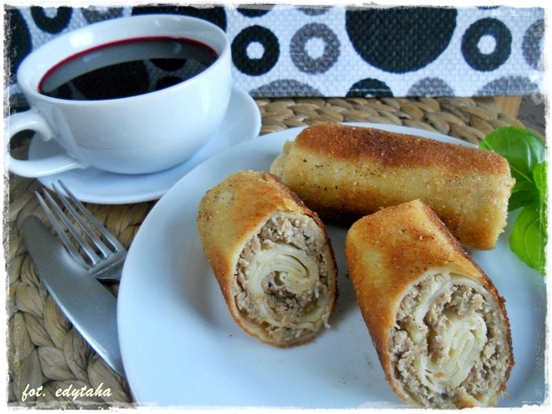 Krokiety z mięsno-ziemniaczanym farszem Krokiety z mięsno-ziemniaczanym farszem